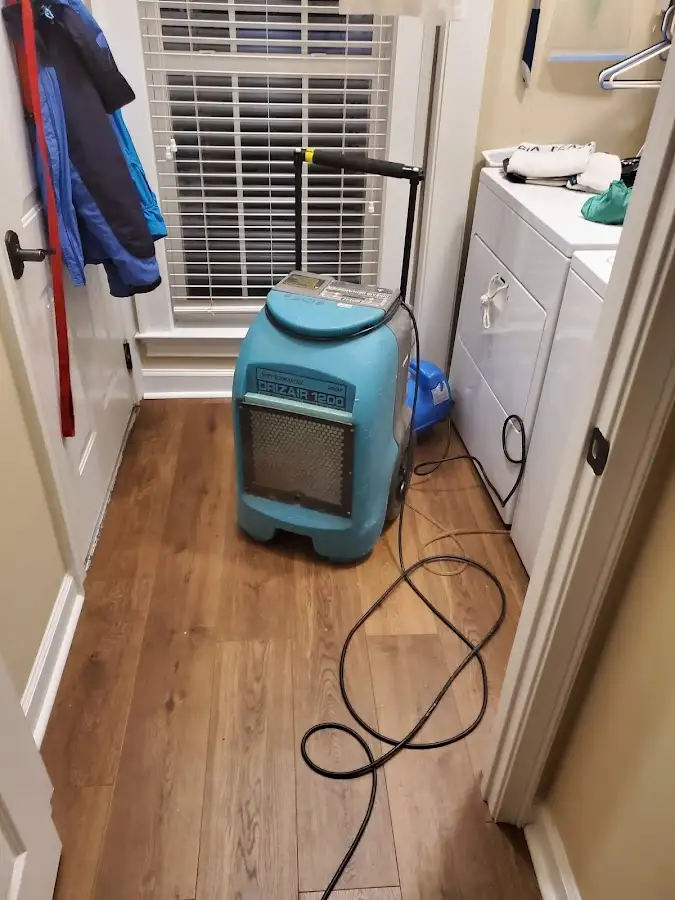 Commercial dehumidifier deployed for Crawl Space Restoration in Etowah